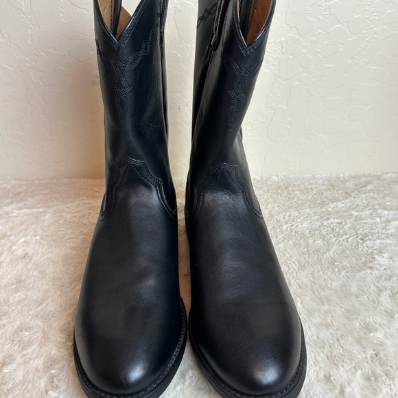 Ariat Black Leather Boots Heritage Roper Style 35501 Sz Men’s 11.5 D Cowboy NEW - Picture 2 of 9